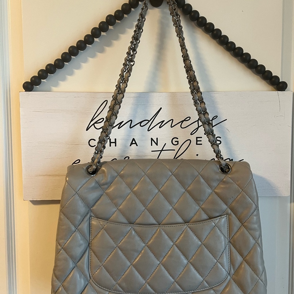 Chanel MAXI Jumbo Grey Silver Quilted Lambskin Leather Flap Bag Purse Paris Box - Picture 5 of 5